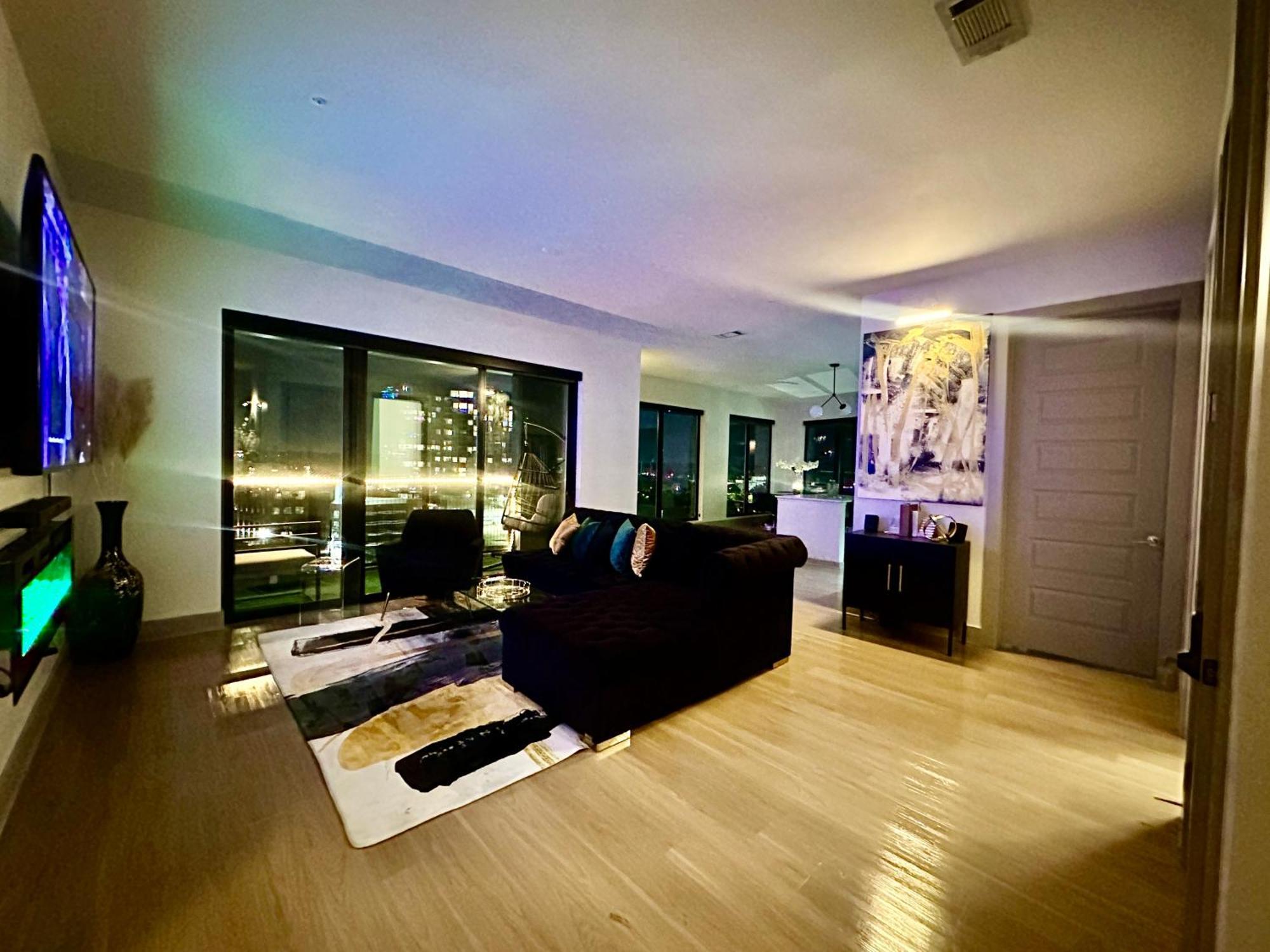 애틀랜타 Modern Luxury At The Interlock 아파트 외부 사진
